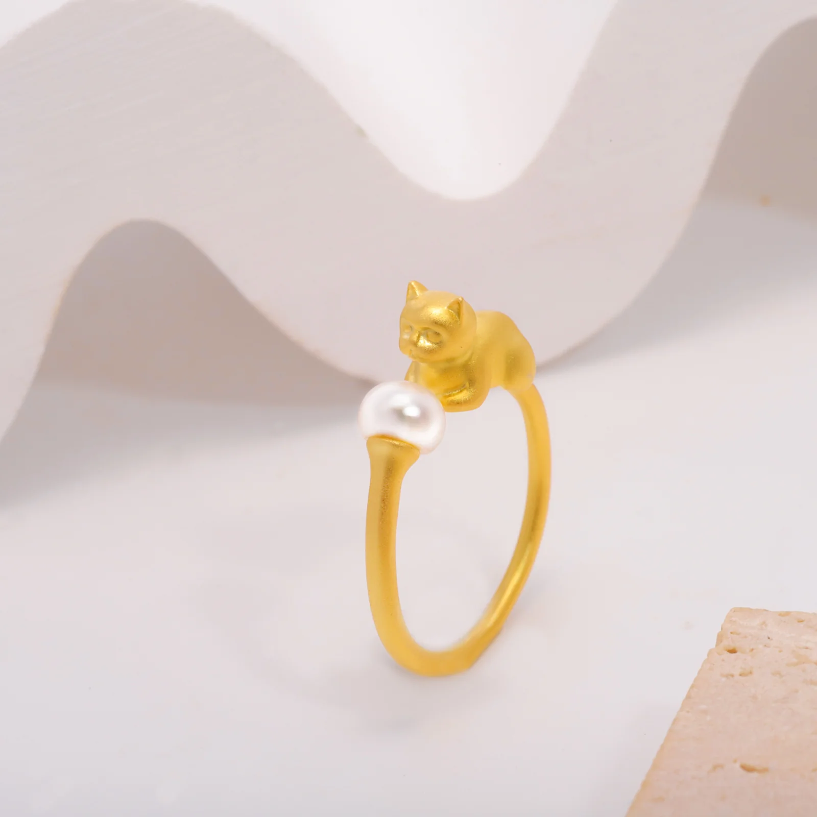 Charming Cat And Pearl Adjustable Ring